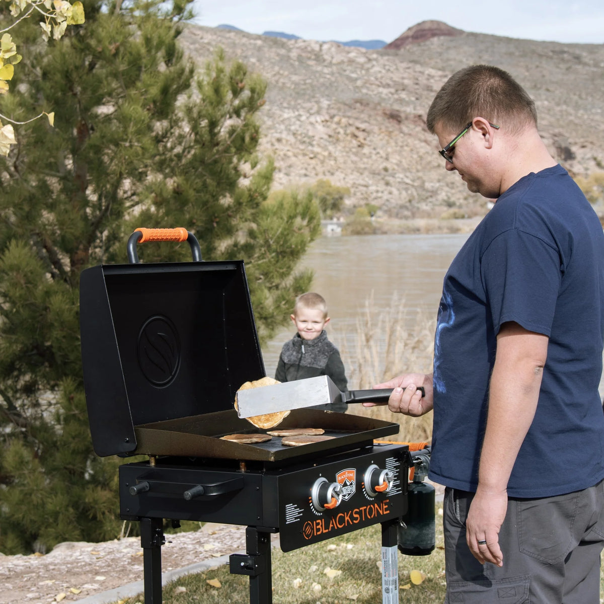 Blackstone on the Go 2 - Burner 22" Cart Griddle with Folding Legs - Product image 7